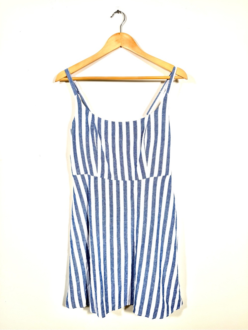 Old Navy Blue Striped Linen Blend Fit & Flare Cami Mini Dress with Pockets M EUC - Picture 2 of 16